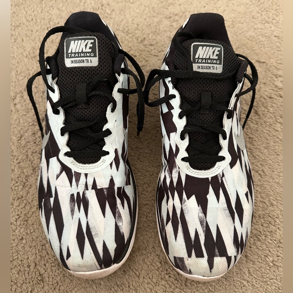 Size 7 Nike sneakers